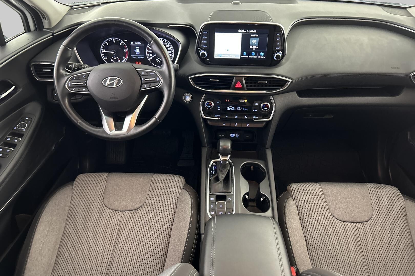 Hyundai Santa Fe iso kuva 10