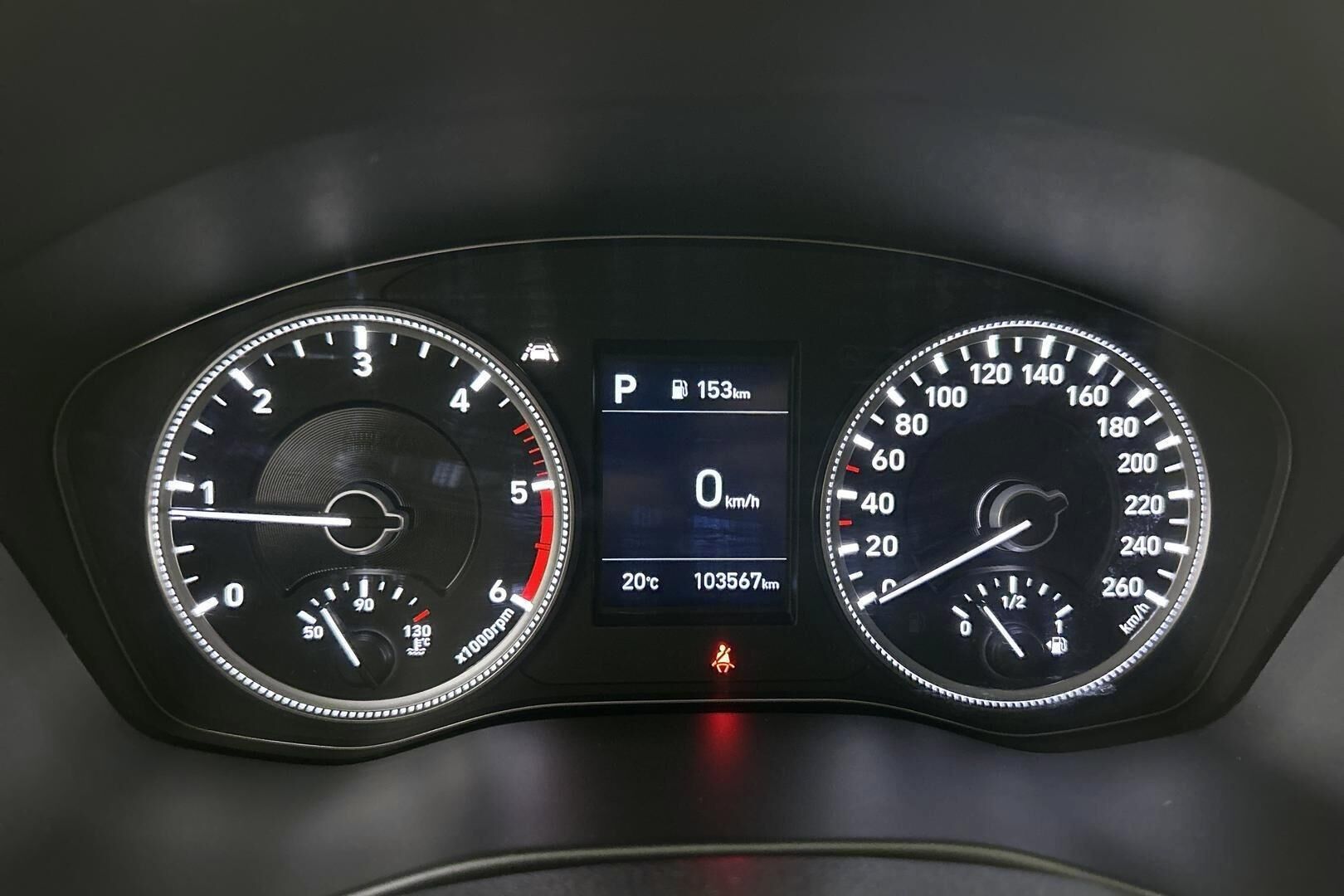 Hyundai Santa Fe iso kuva 14
