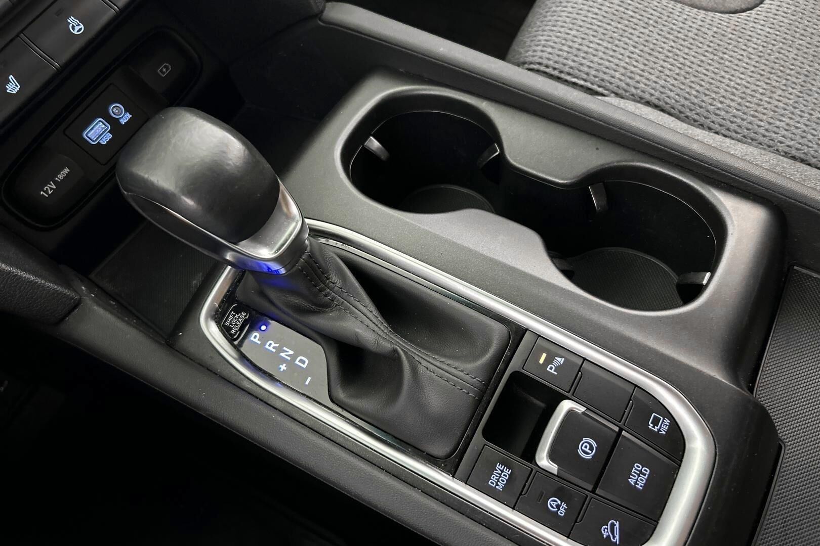 Hyundai Santa Fe iso kuva 19