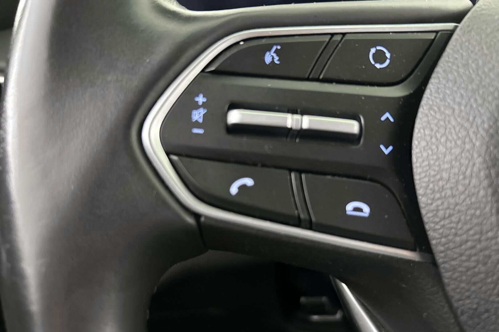 Hyundai Santa Fe iso kuva 21