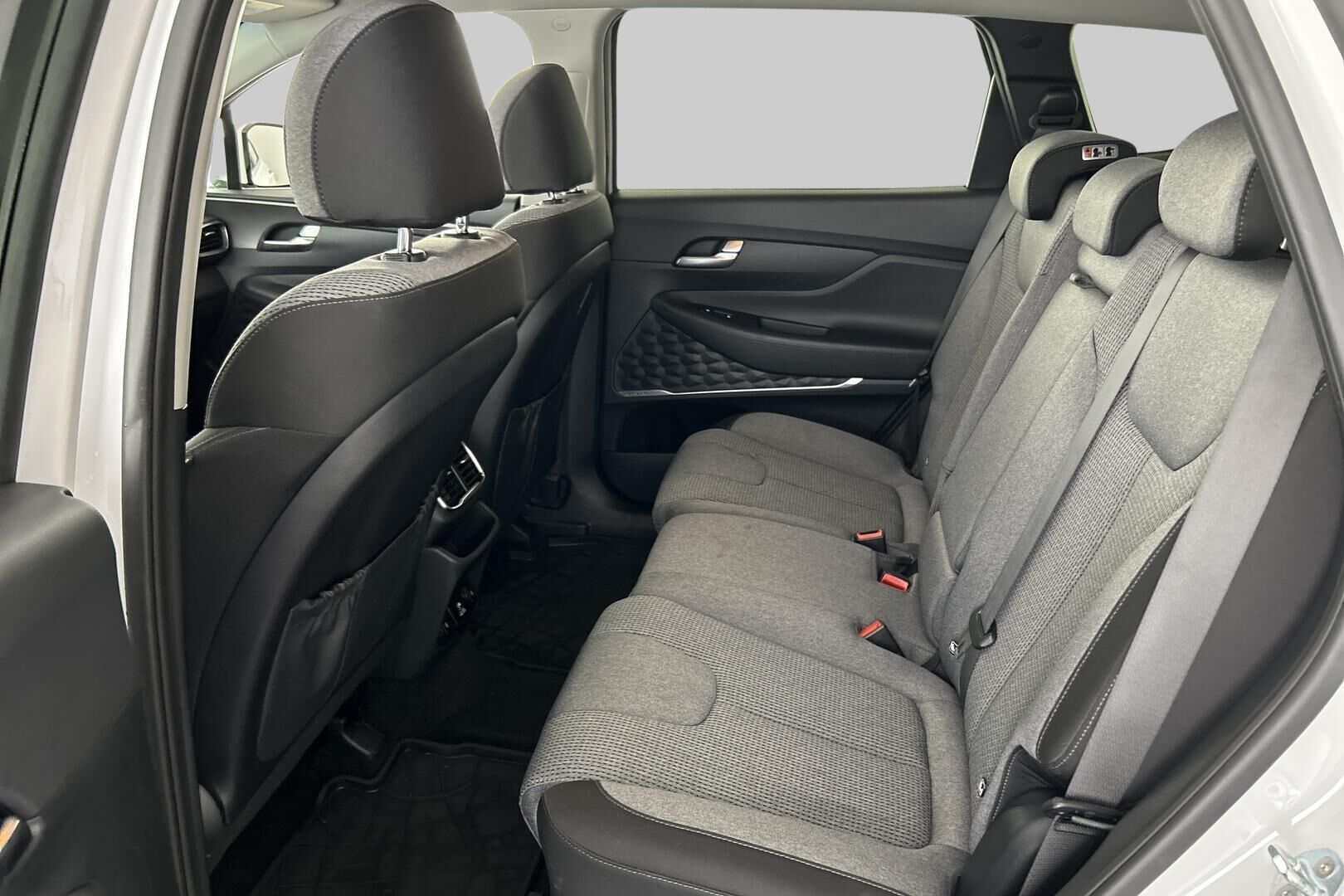Hyundai Santa Fe iso kuva 9