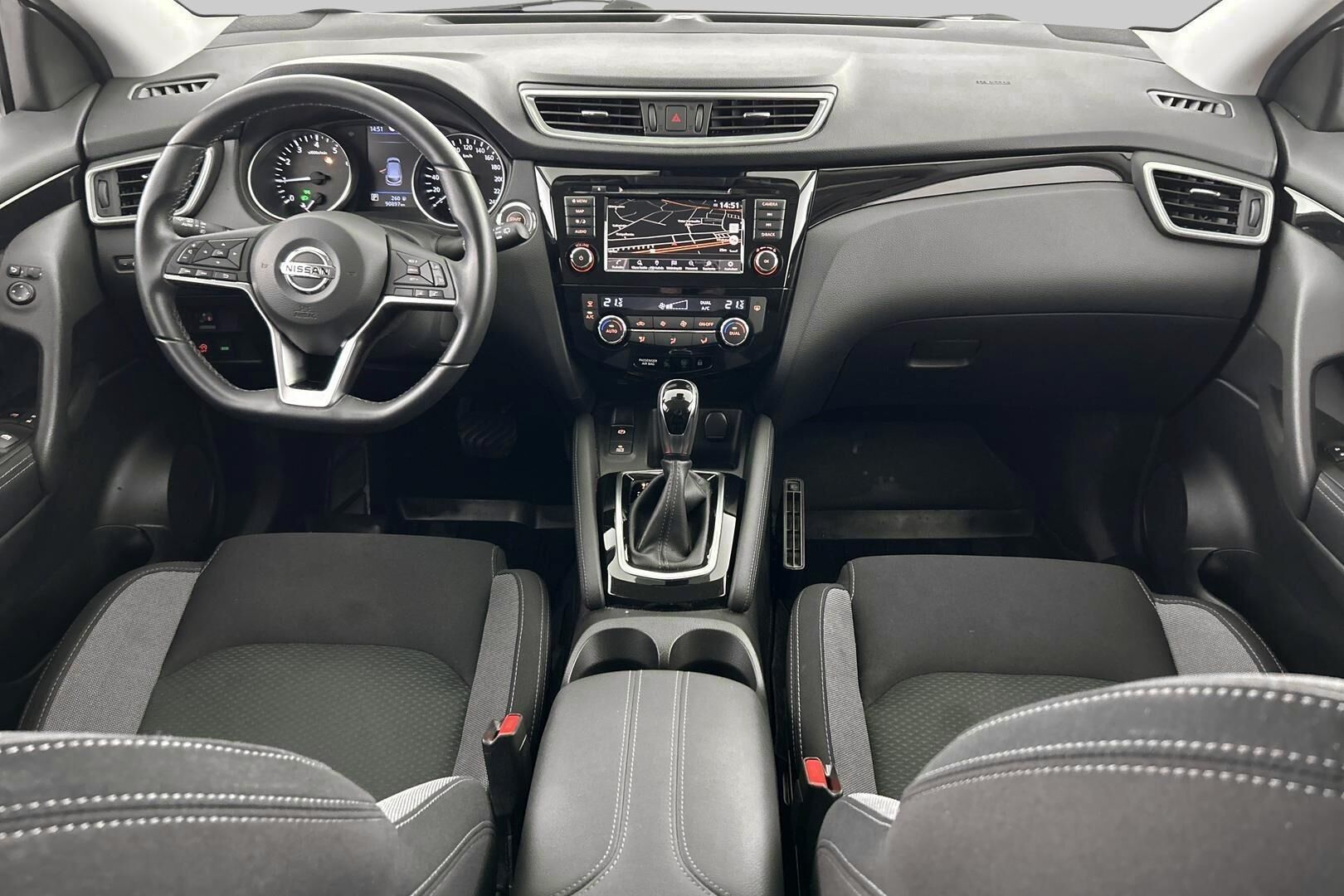 Nissan Qashqai iso kuva 10