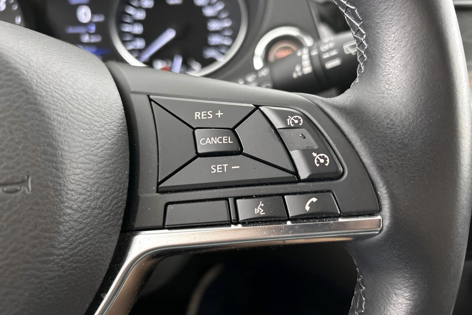 Nissan Qashqai iso kuva 14