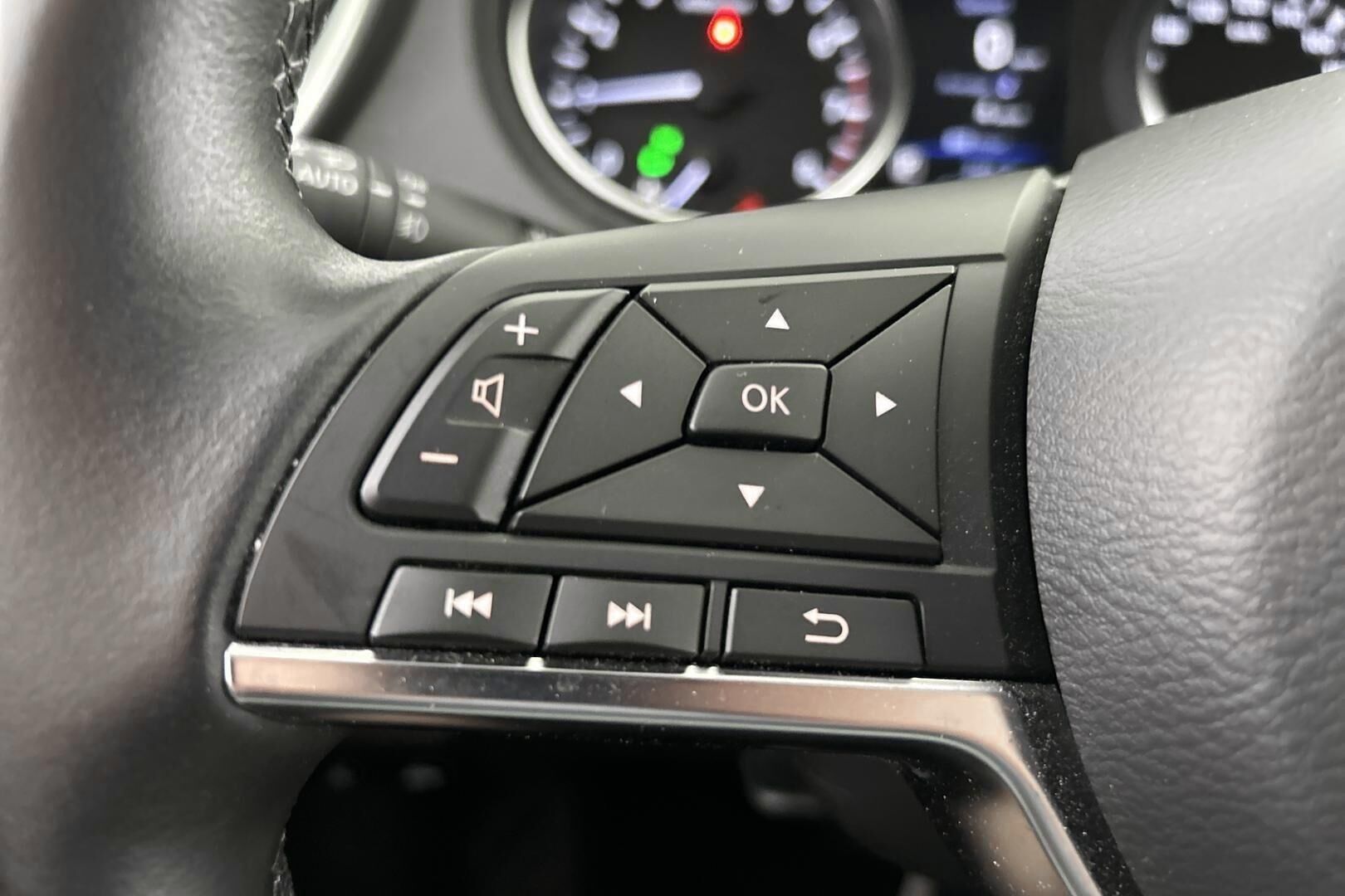 Nissan Qashqai iso kuva 15