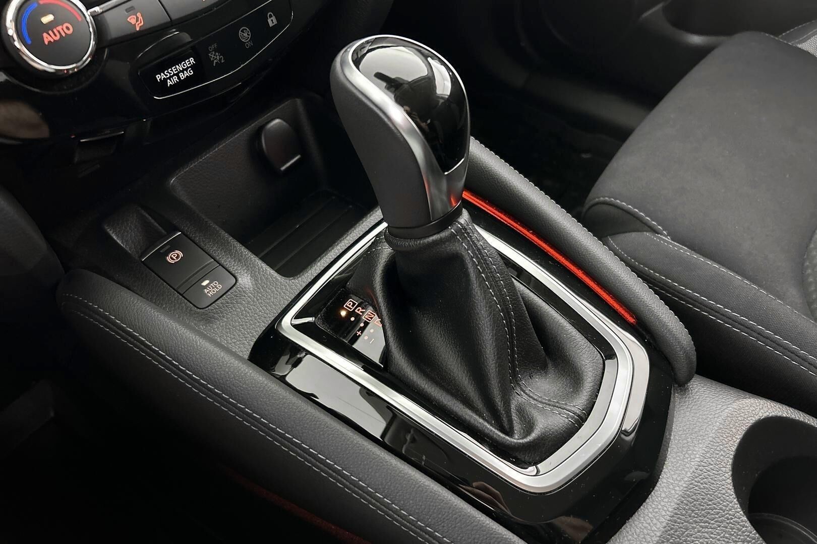 Nissan Qashqai iso kuva 25