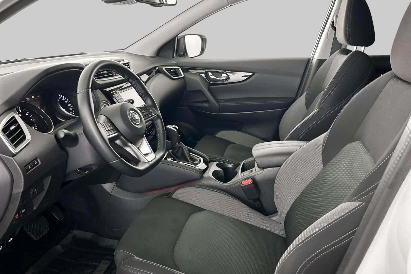 Nissan Qashqai iso kuva 8