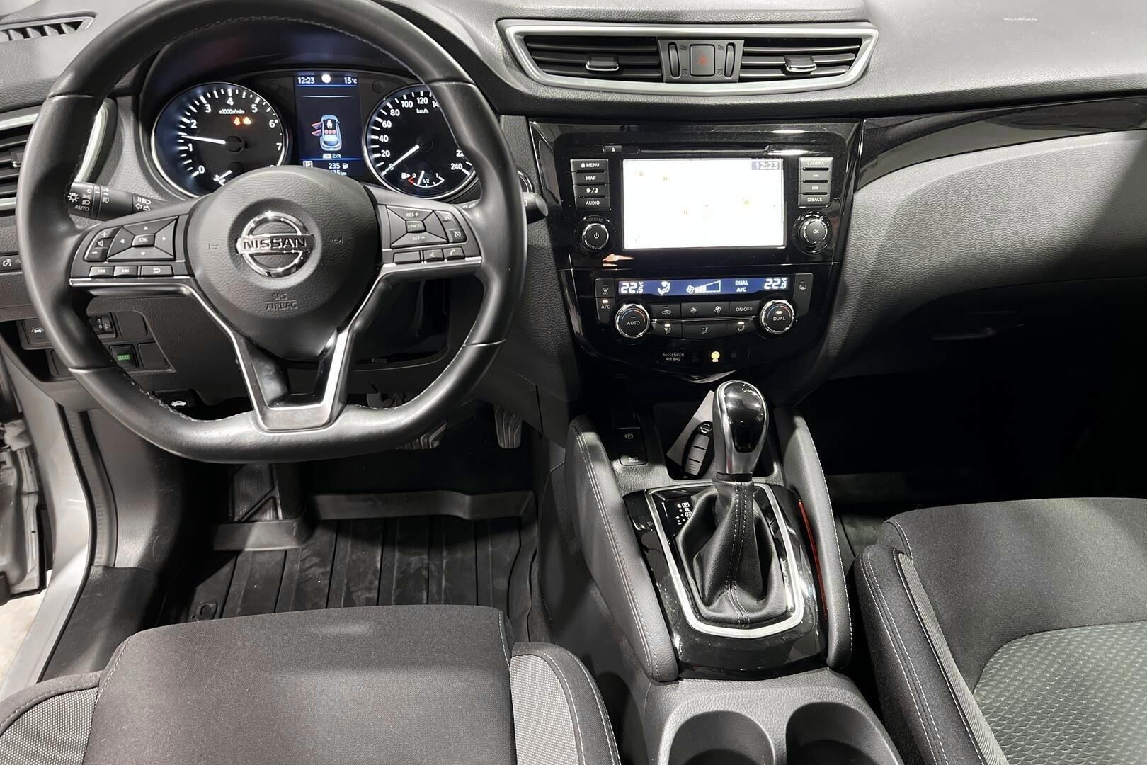 Nissan Qashqai iso kuva 17
