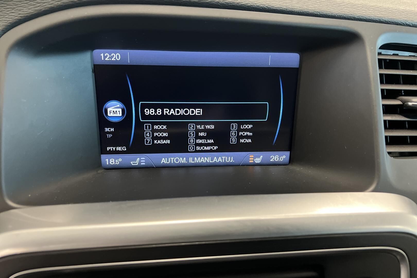 Volvo S60 iso kuva 15