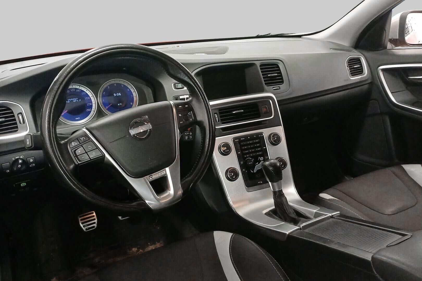 Volvo S60 iso kuva 2