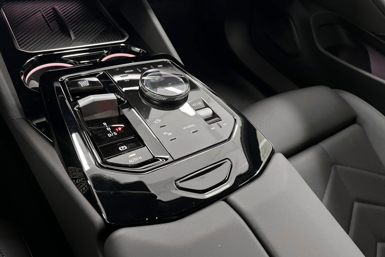 BMW 5-sarja iso kuva 18