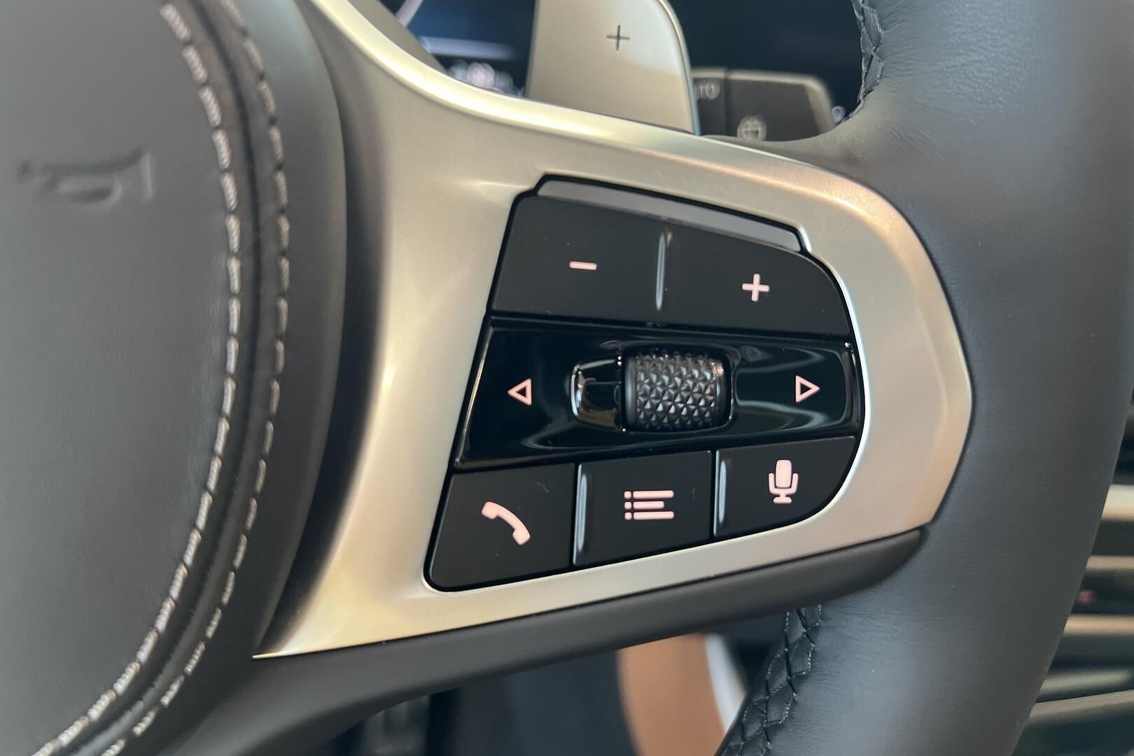 BMW X5 iso kuva 22