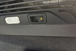 VOLKSWAGEN ID.4 esikatselu 15