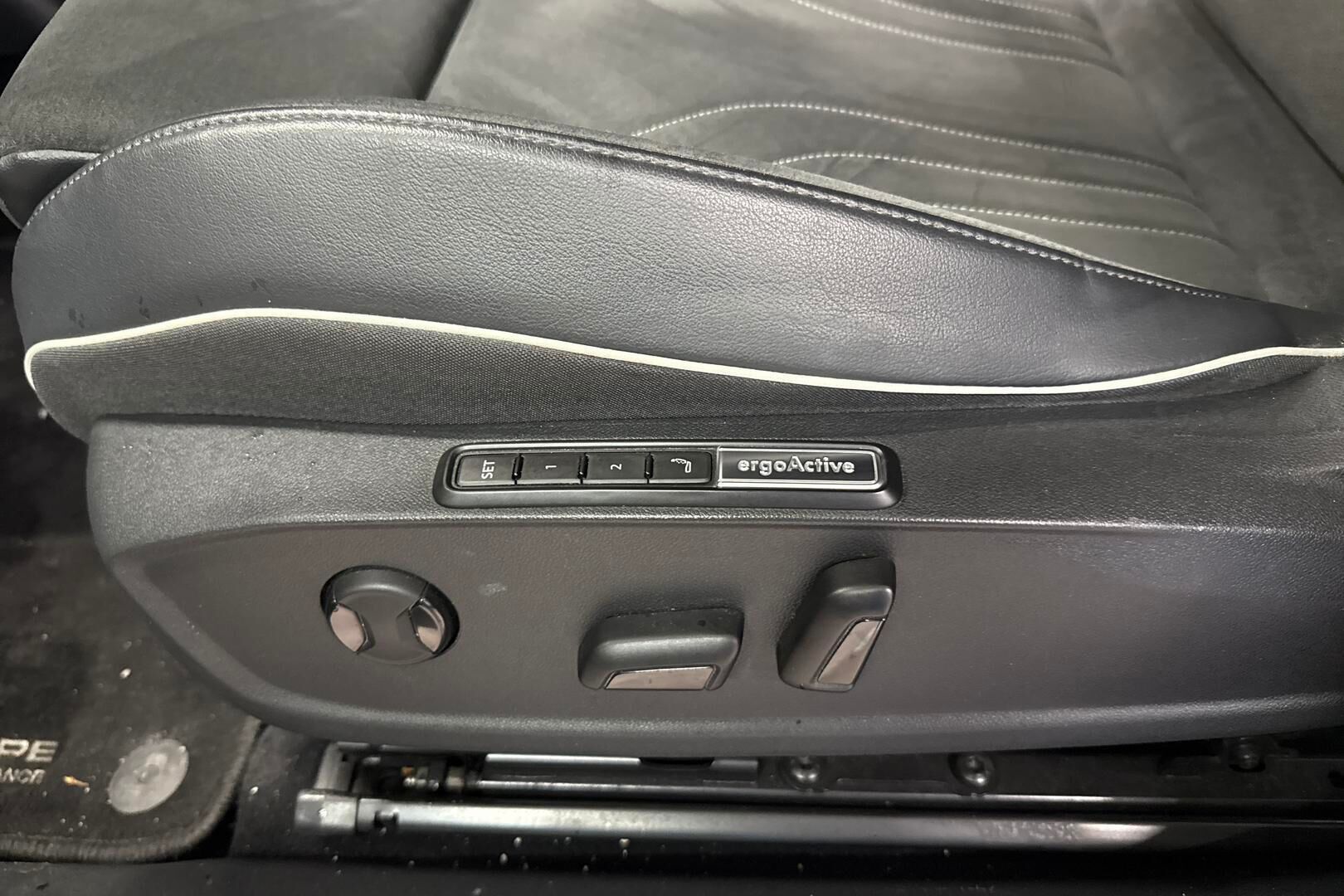 VOLKSWAGEN ID.4 iso kuva 4