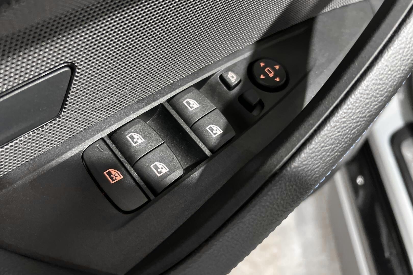 BMW i4 M50 iso kuva 15