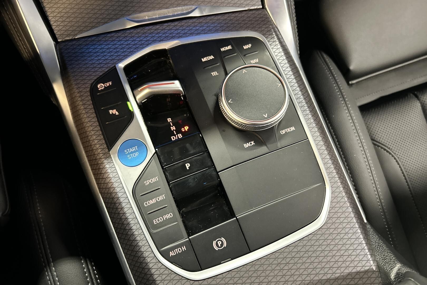 BMW I4 iso kuva 22