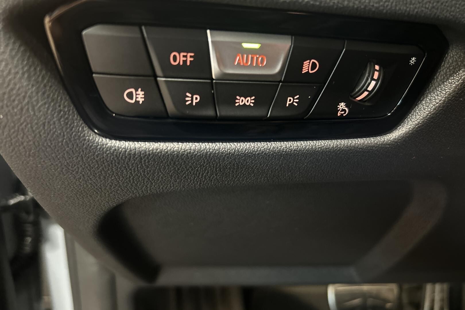 BMW I4 iso kuva 26