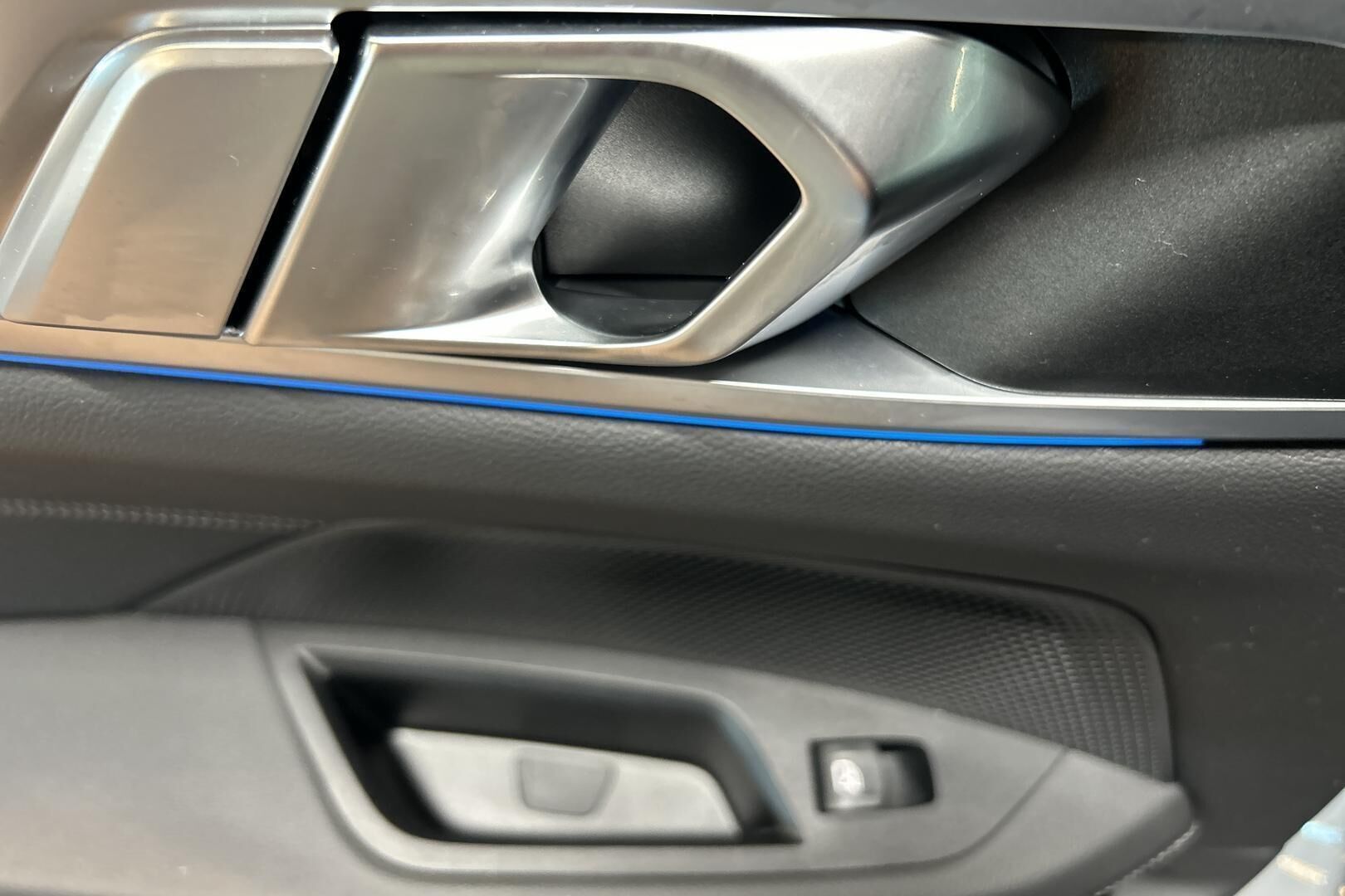 BMW I4 iso kuva 31