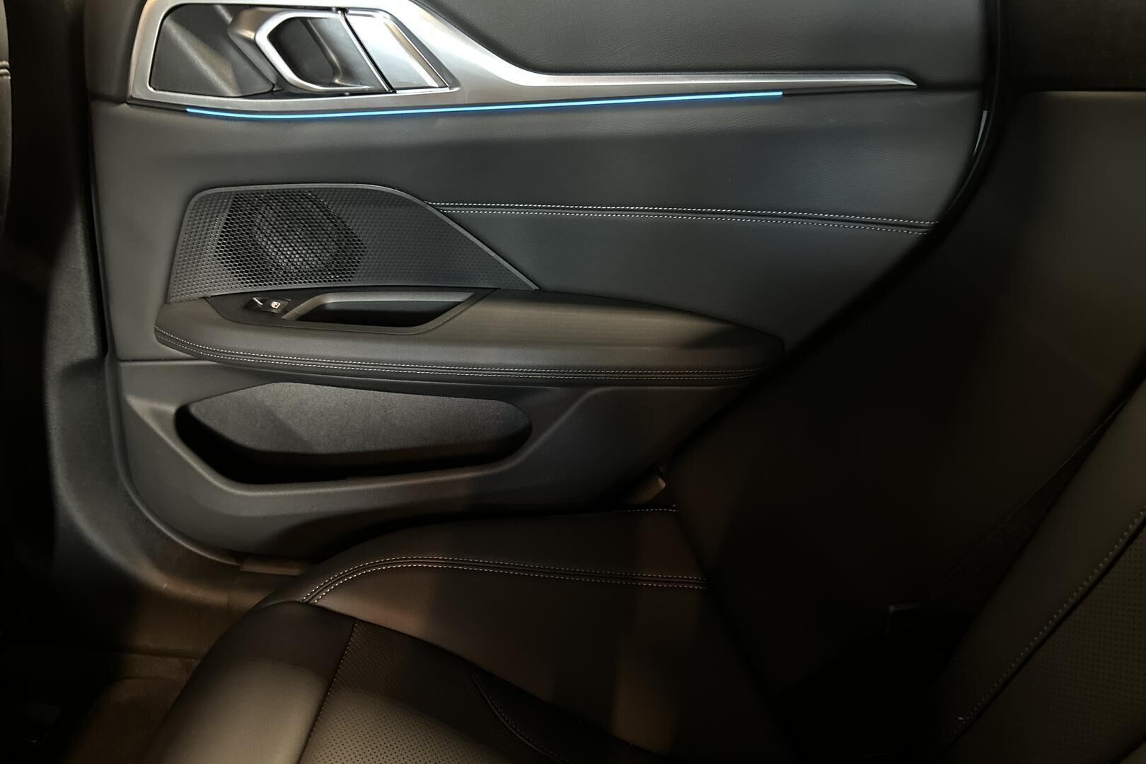 BMW I4 iso kuva 32