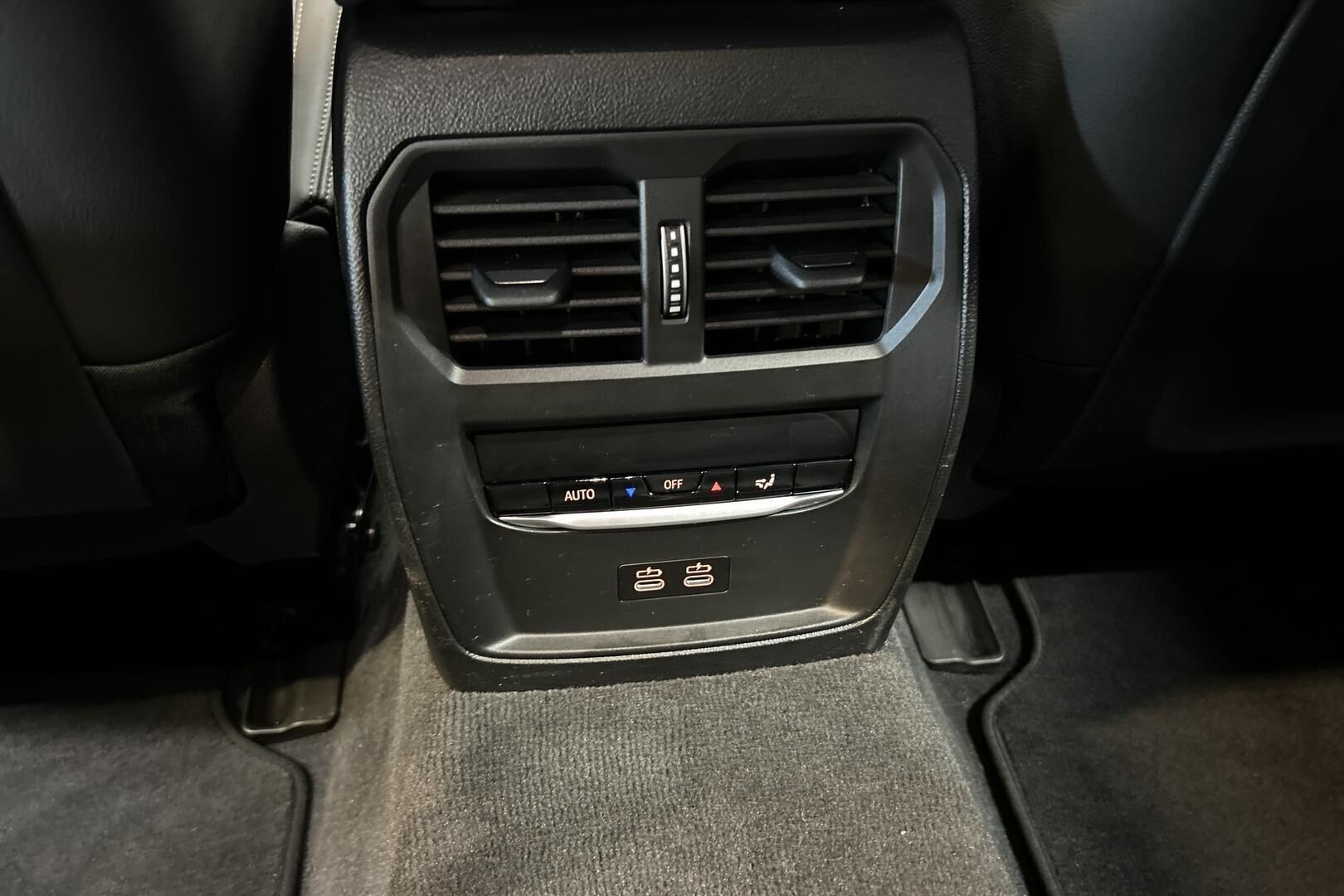 BMW I4 iso kuva 33