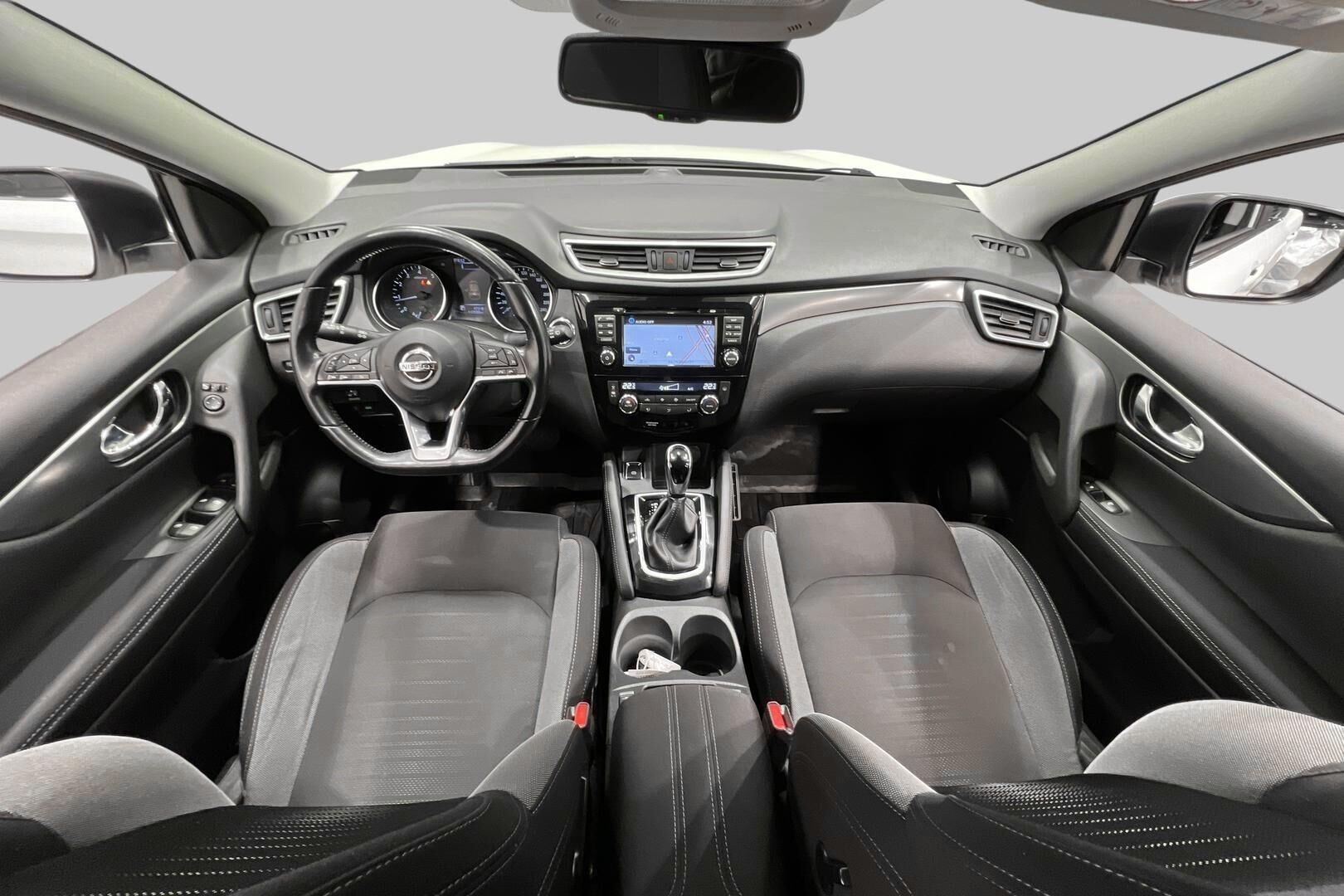 Nissan Qashqai iso kuva 9