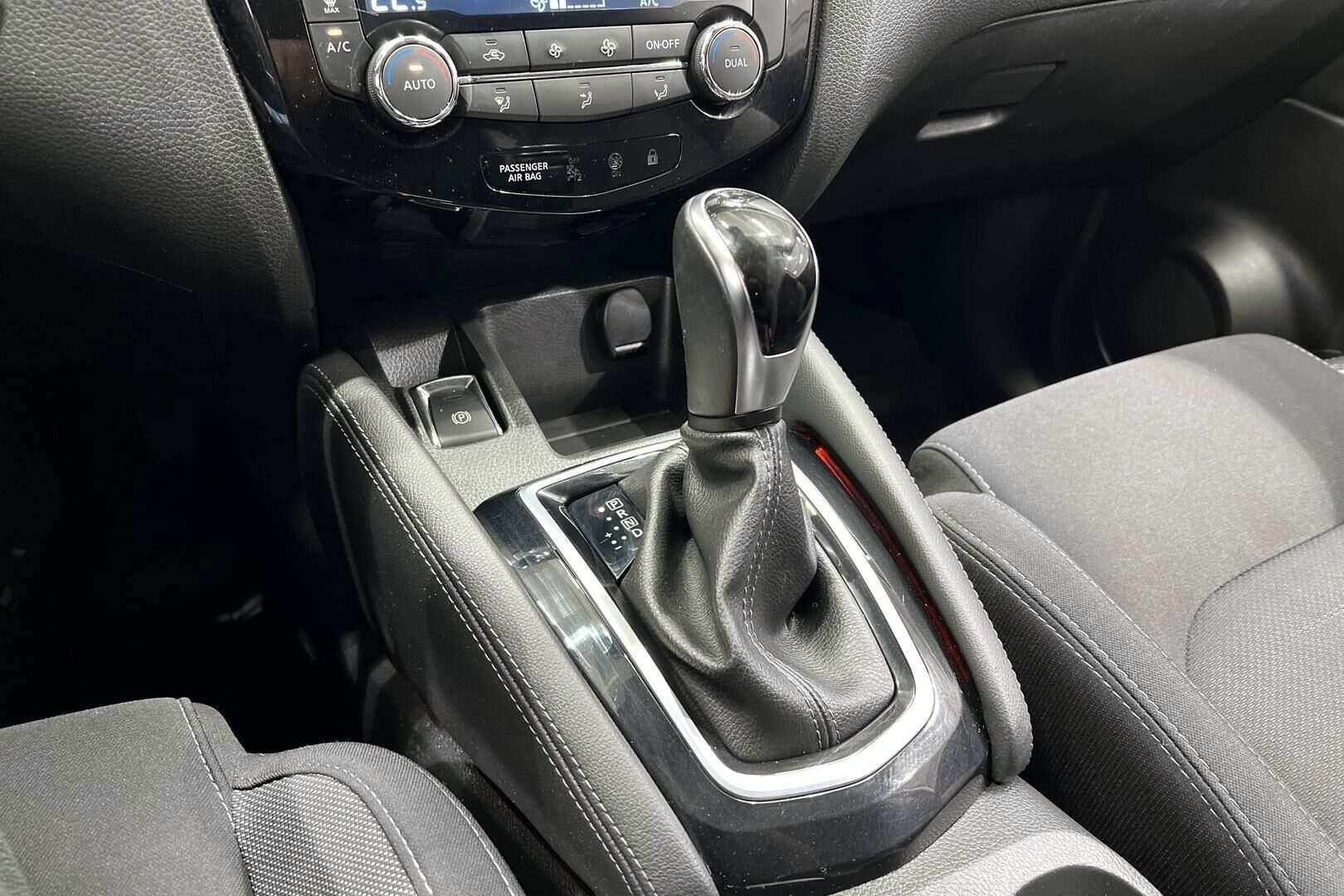 Nissan Qashqai iso kuva 14