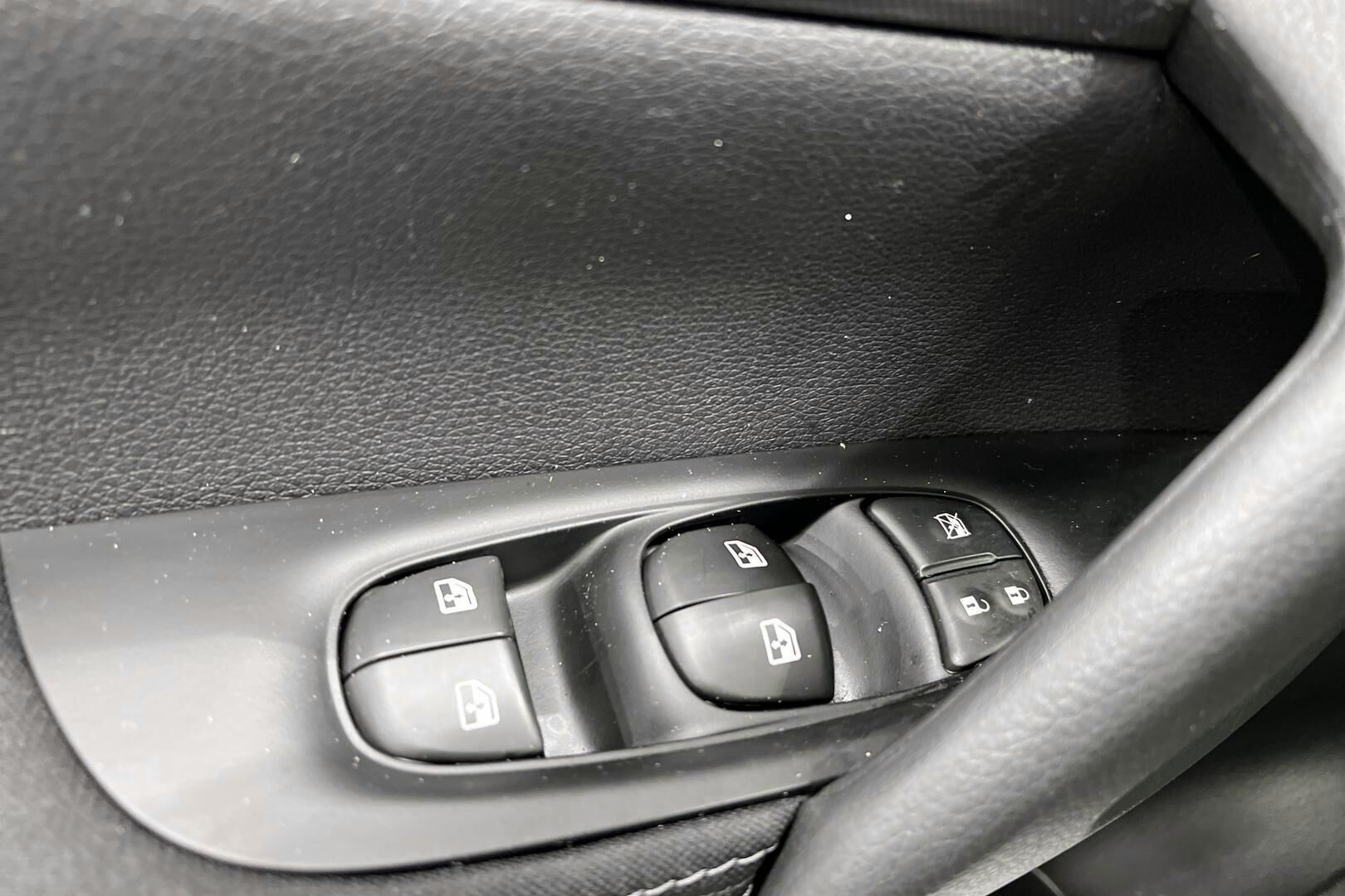 Nissan Qashqai iso kuva 27