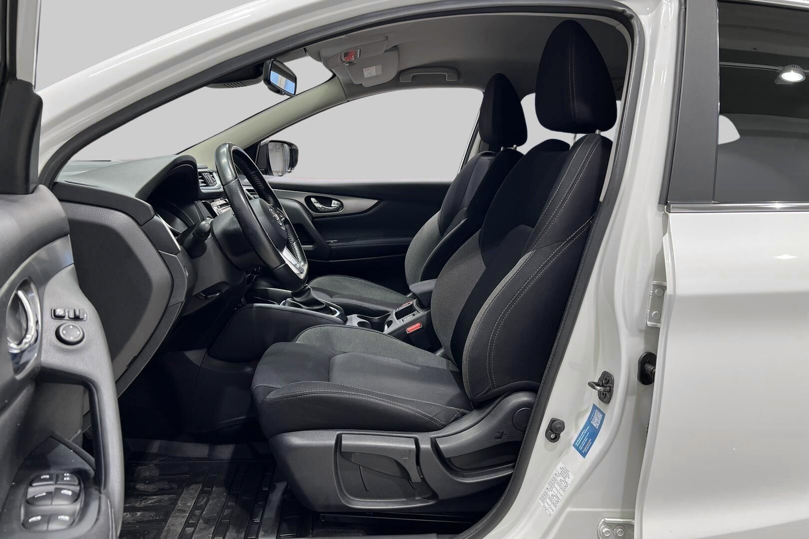 Nissan Qashqai iso kuva 7