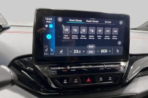 VOLKSWAGEN ID.4 esikatselu 32
