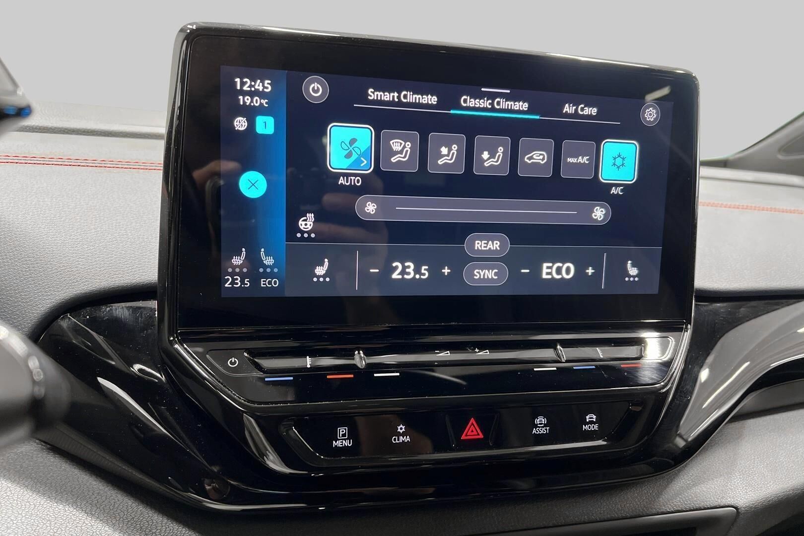 VOLKSWAGEN ID.4 iso kuva 33