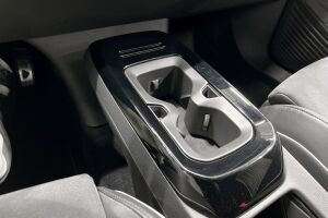 VOLKSWAGEN ID.4 esikatselu 10
