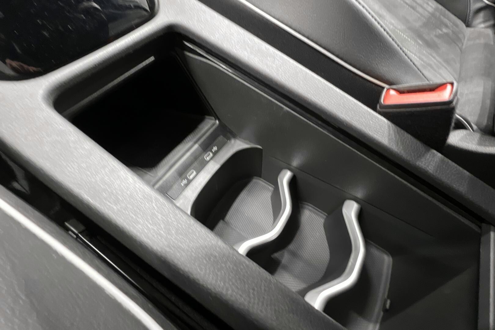 VOLKSWAGEN ID.4 iso kuva 11