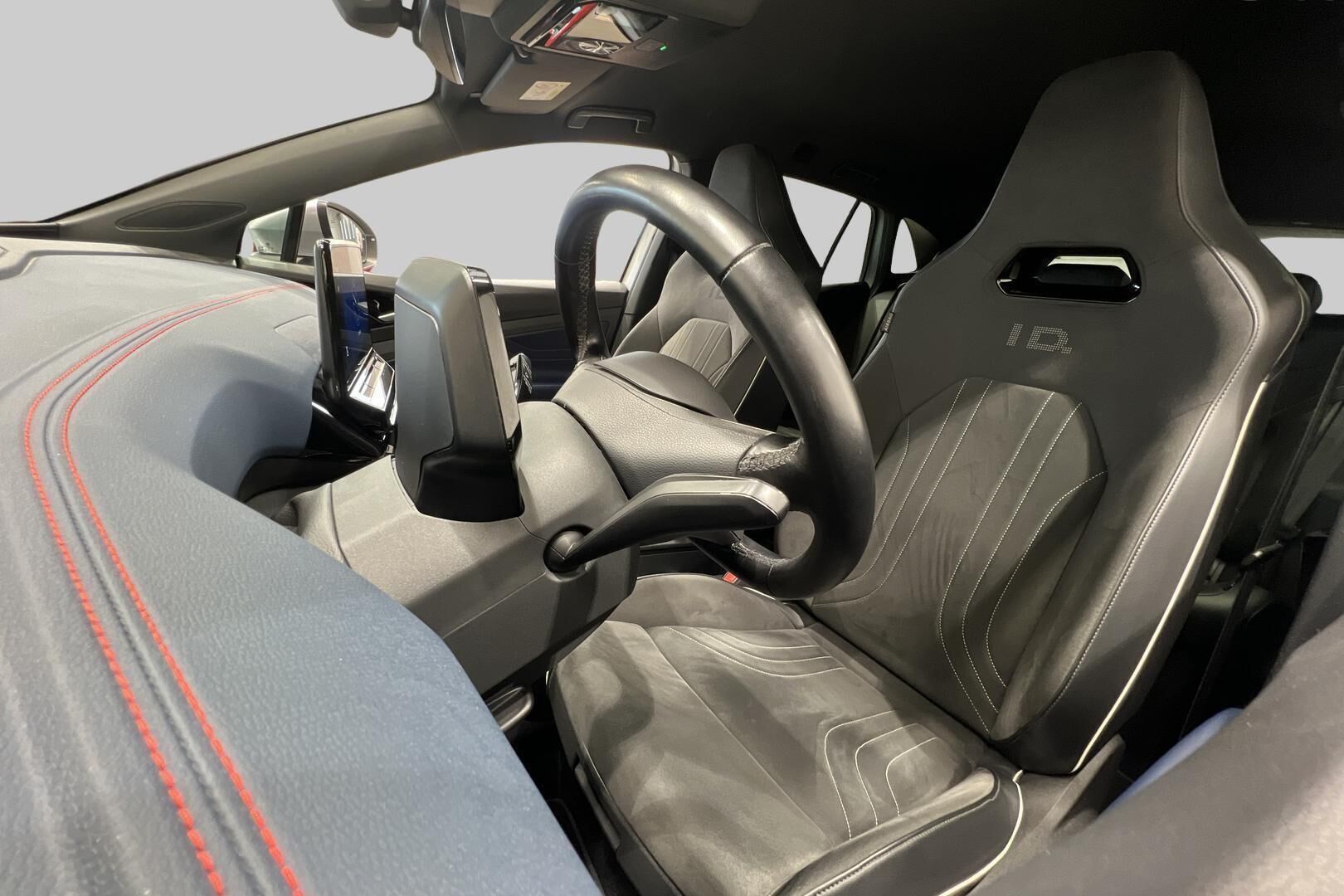 VOLKSWAGEN ID.4 iso kuva 45