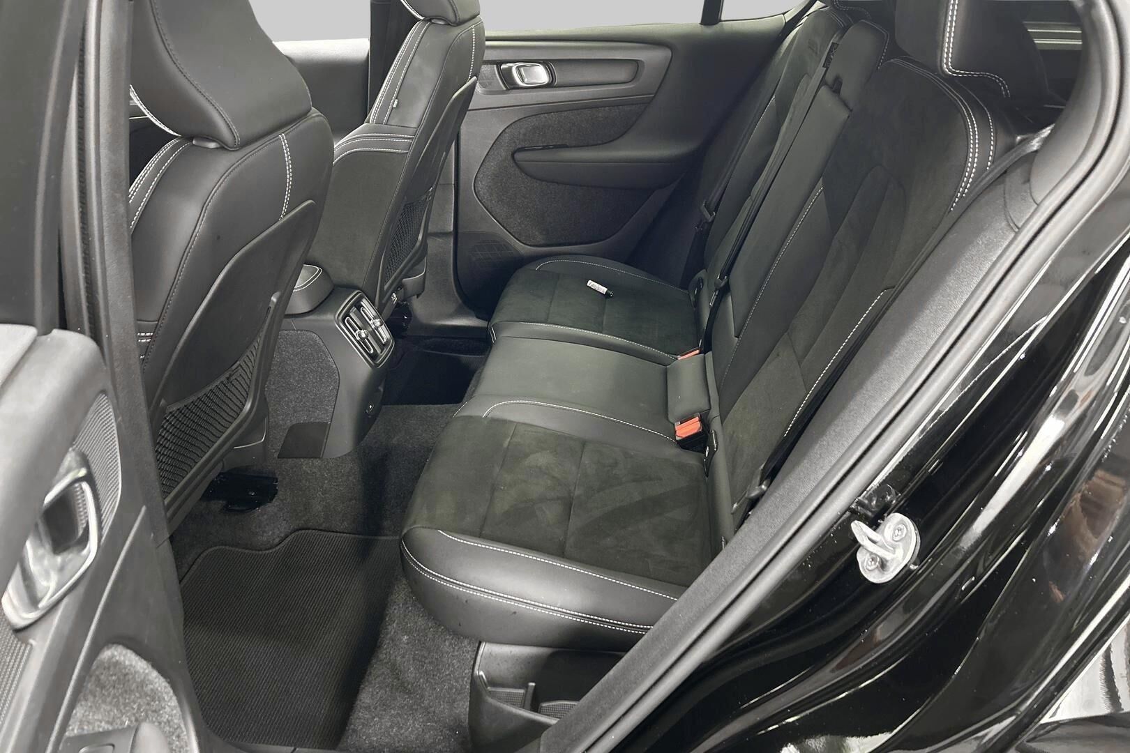 VOLVO C40 iso kuva 10