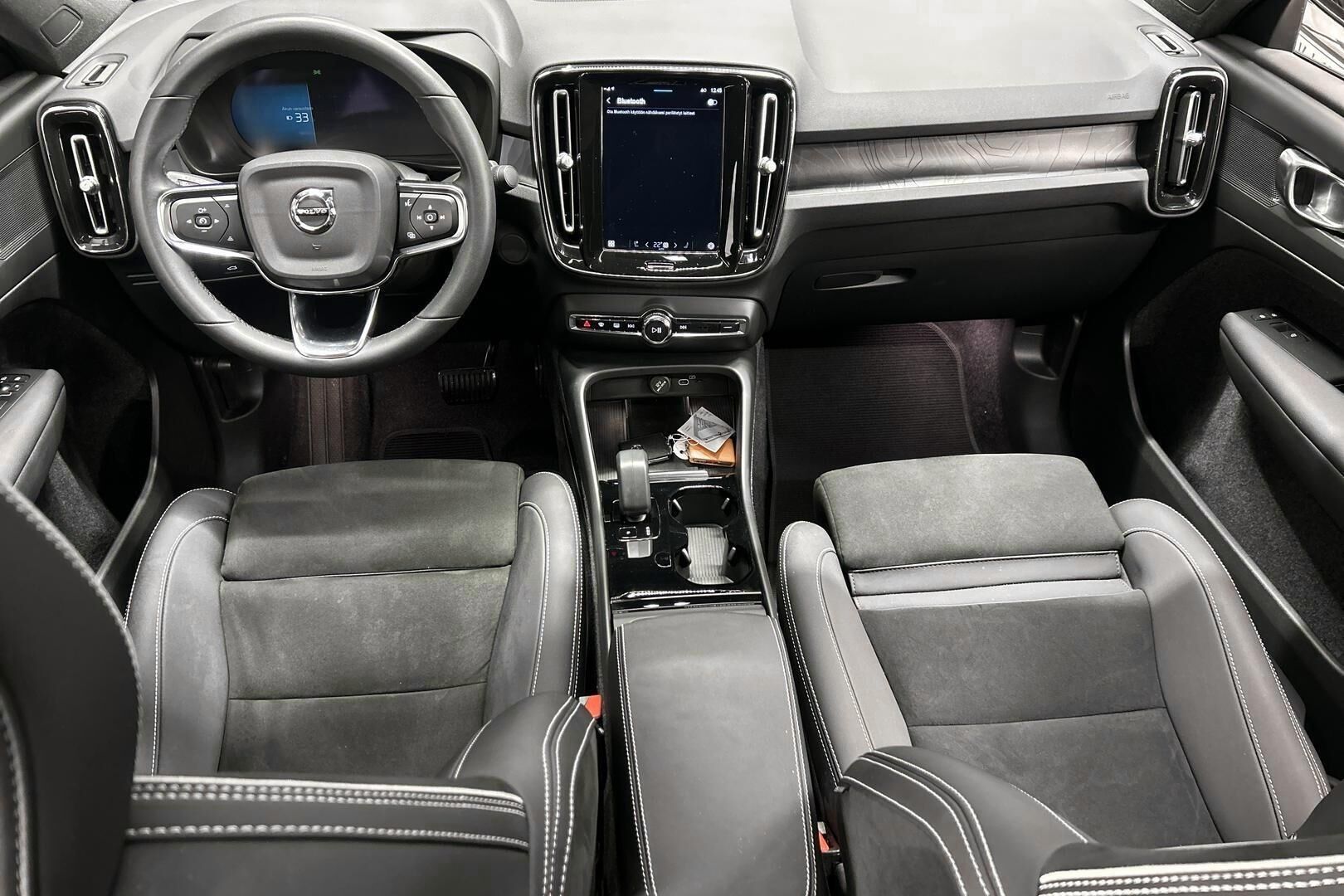 VOLVO C40 iso kuva 11