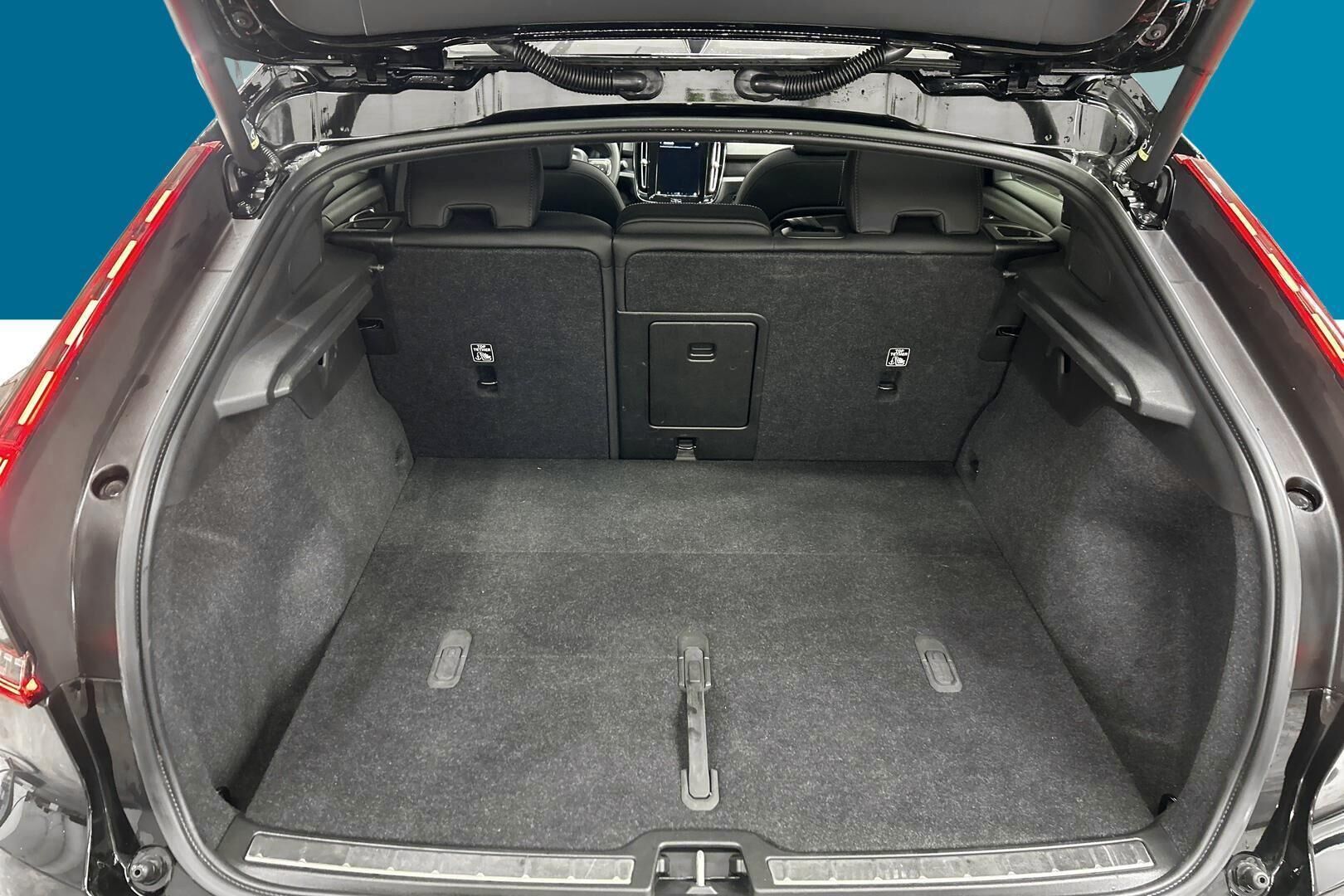 VOLVO C40 iso kuva 12