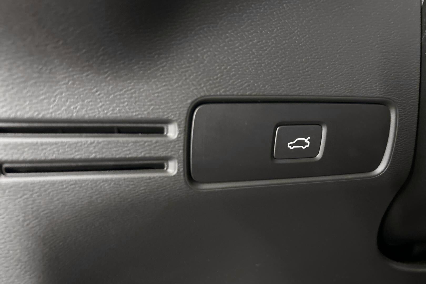 VOLVO C40 iso kuva 20