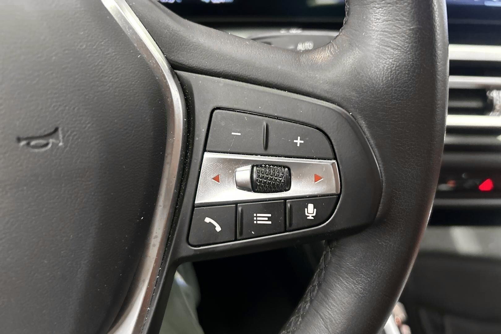 BMW I4 iso kuva 17