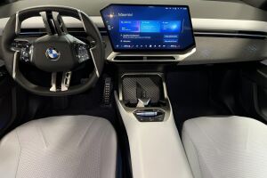 BMW IX3 esikatselu 8
