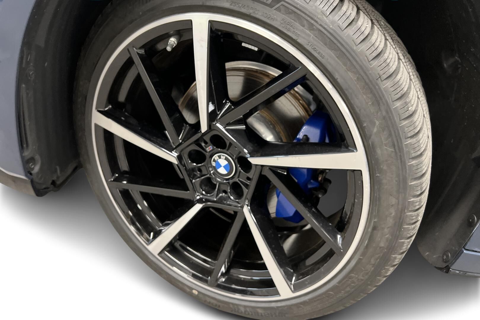 BMW IX3 iso kuva 10