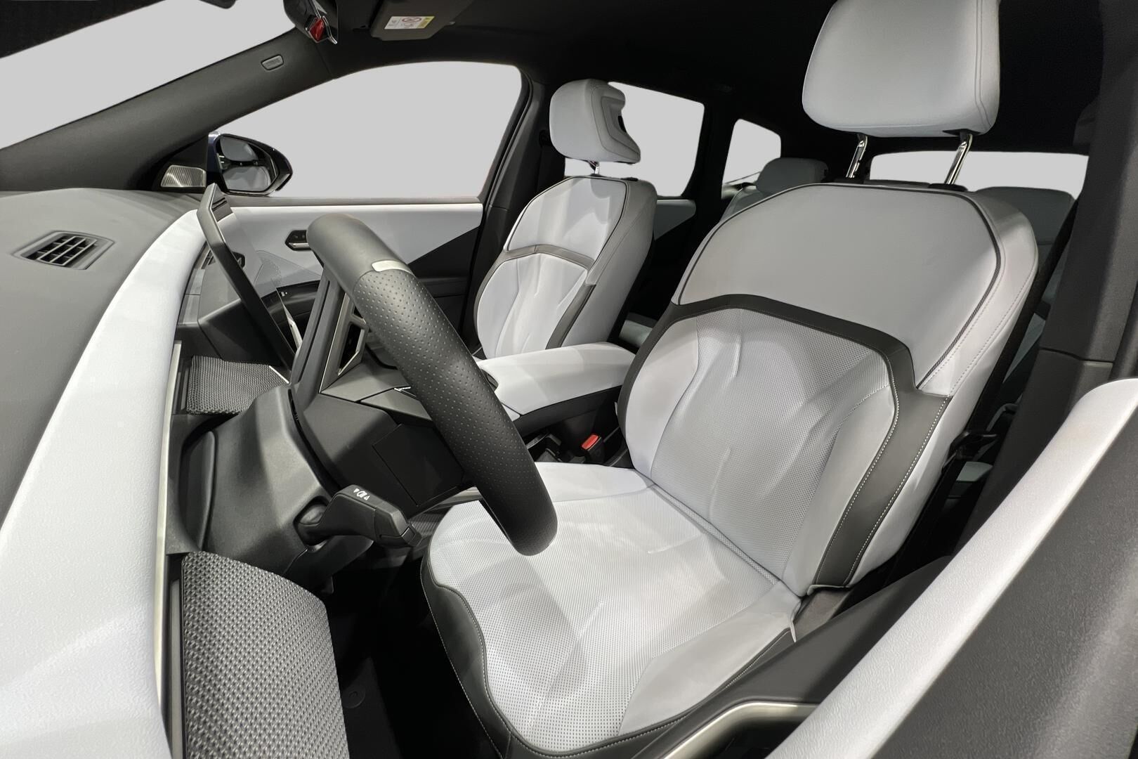 BMW IX3 iso kuva 15