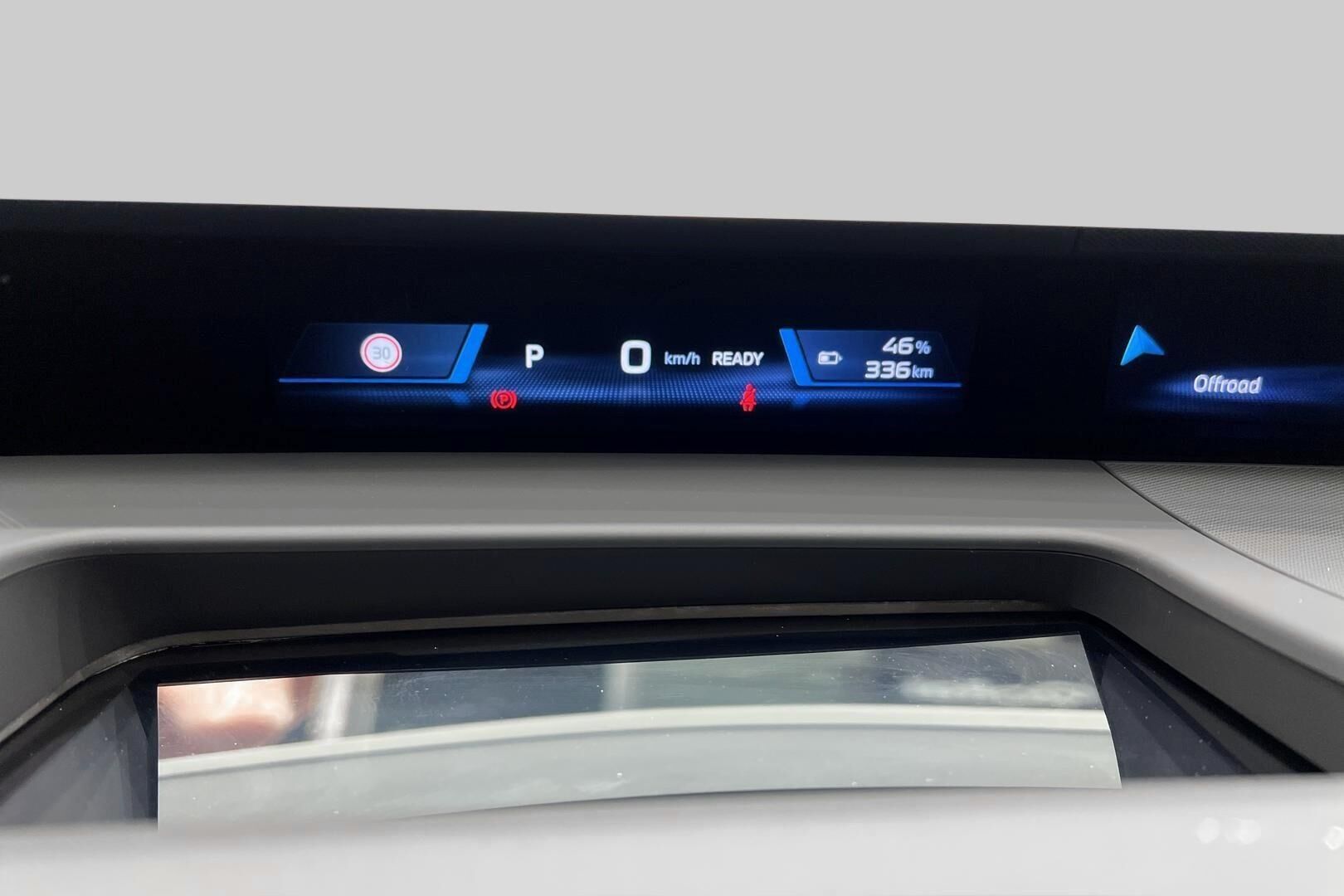 BMW IX3 iso kuva 22