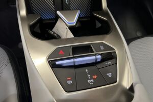 BMW IX3 esikatselu 19