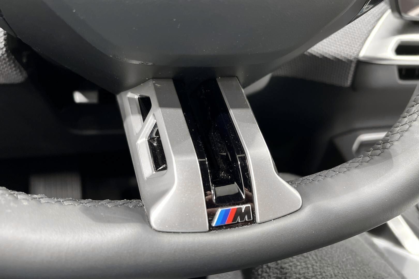 BMW IX3 iso kuva 25