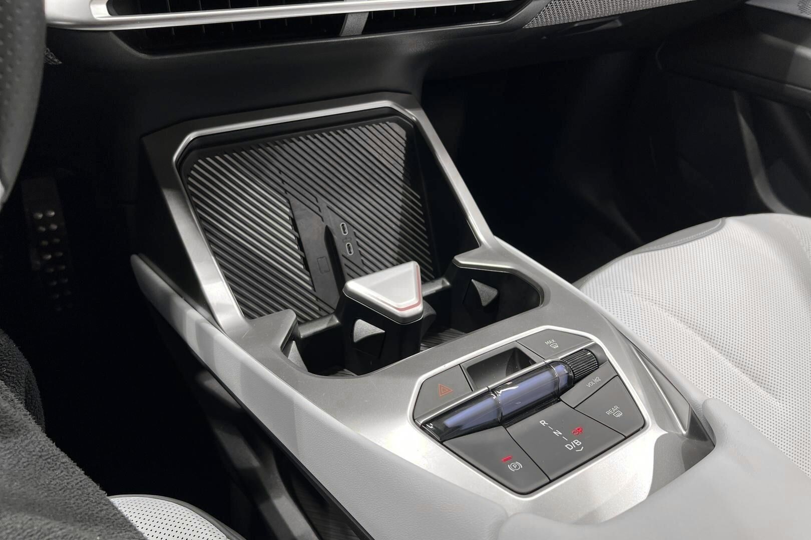 BMW IX3 iso kuva 29