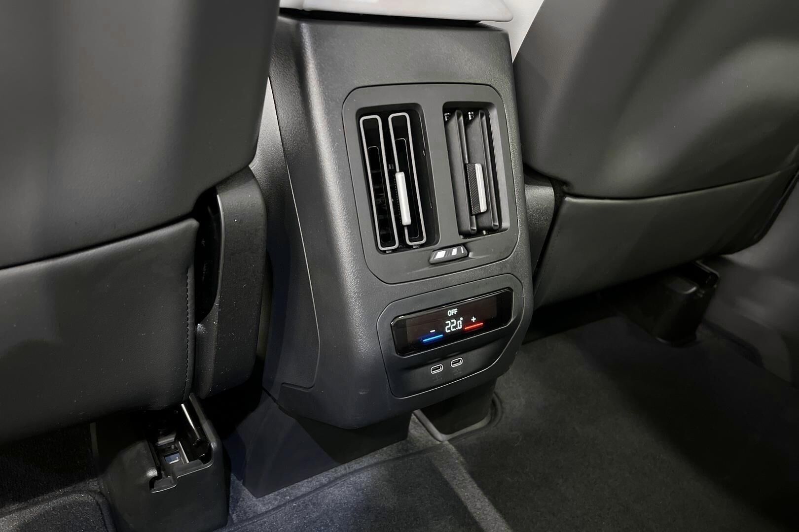 BMW IX3 iso kuva 30