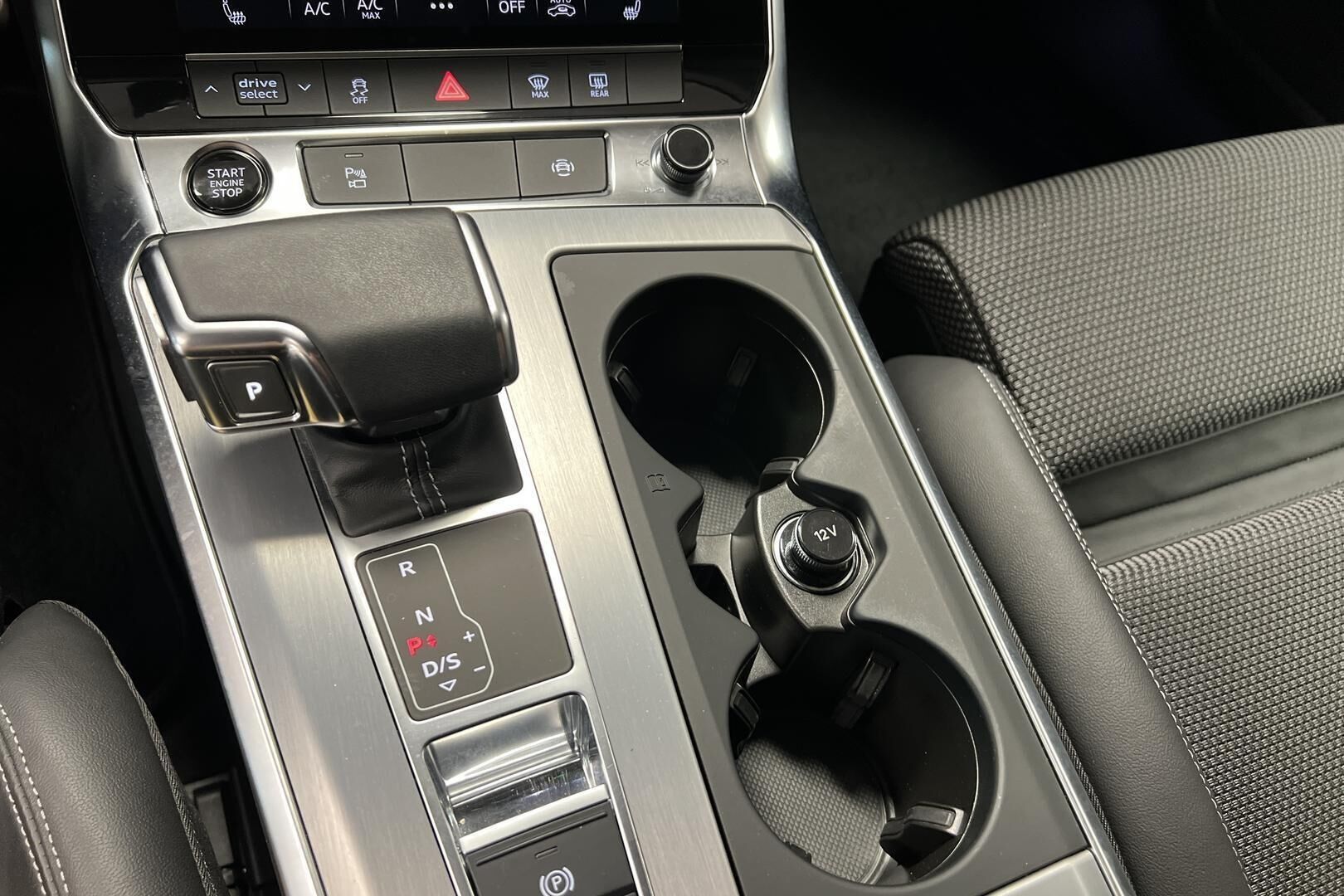 AUDI A6 iso kuva 26