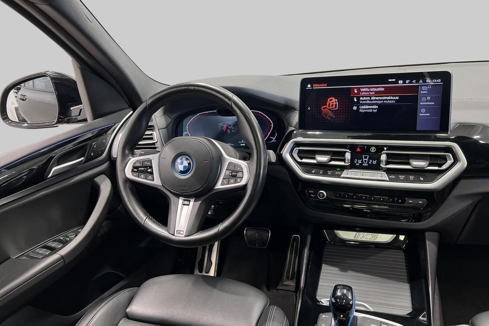 BMW IX3 iso kuva 14