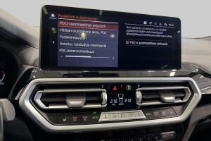 BMW IX3 esikatselu 23