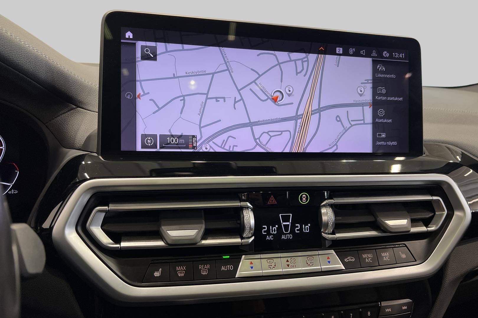 BMW IX3 iso kuva 24