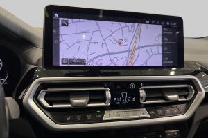 BMW IX3 esikatselu 24